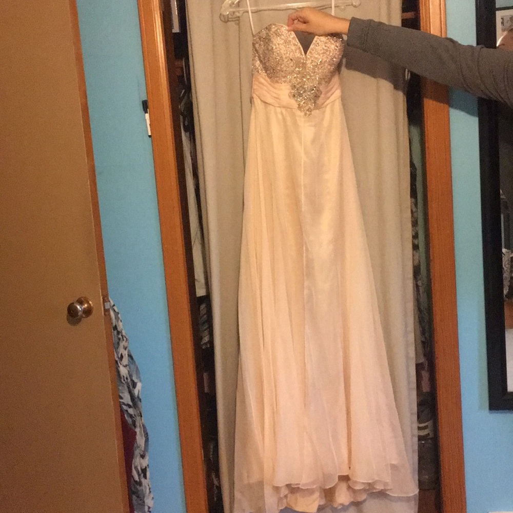 Sweetheart neck line prom dress